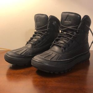 Nike Woodside II waterproof leather duck boot